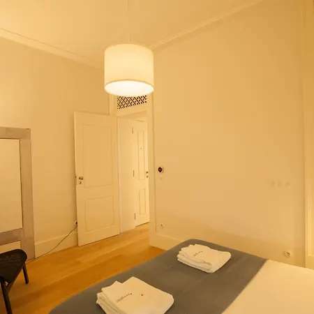 Flh Downtown Minimalist Apartment *