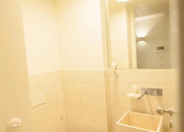 Flh Downtown Minimalist